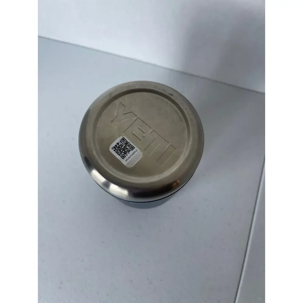 Yeti Rambler Can Cooler Navy 12oz can